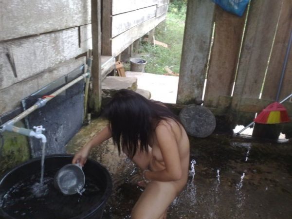 intip cewek di wc