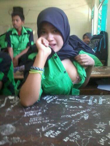 wanita bugil