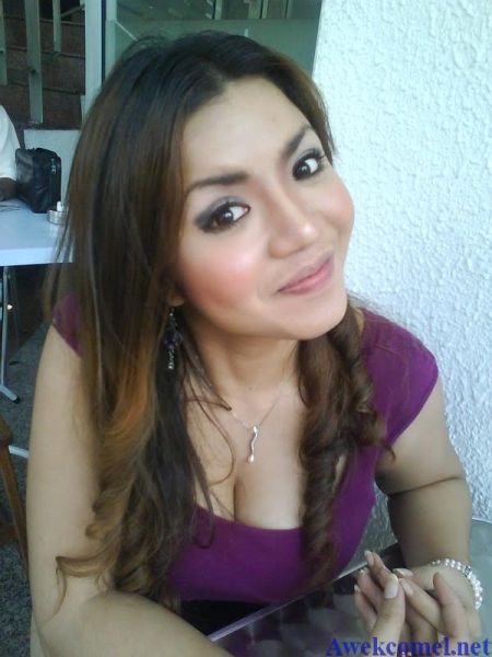 tetek besar diramas
