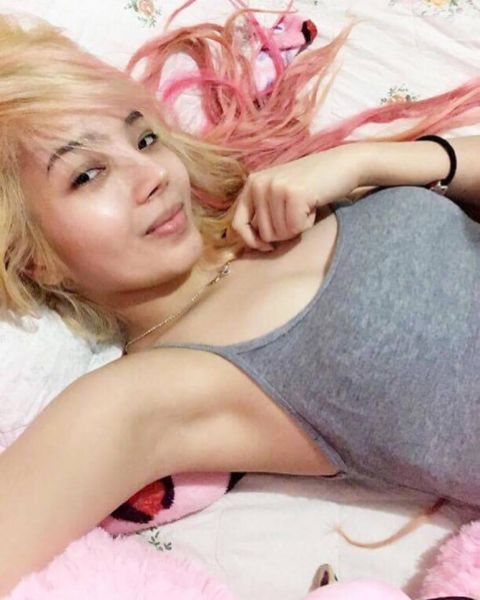 ngangkang memek ibu ibu