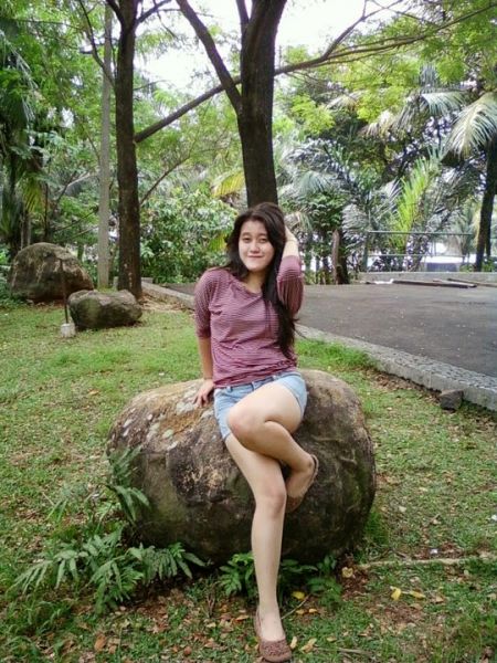 intip celana gadis