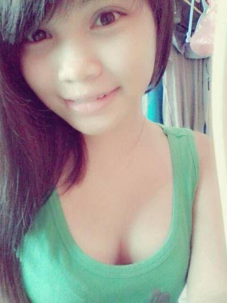 puting susu girl