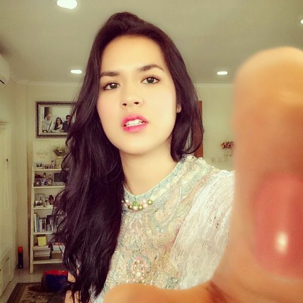 anggun bugil