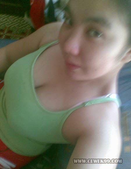 putri bugil