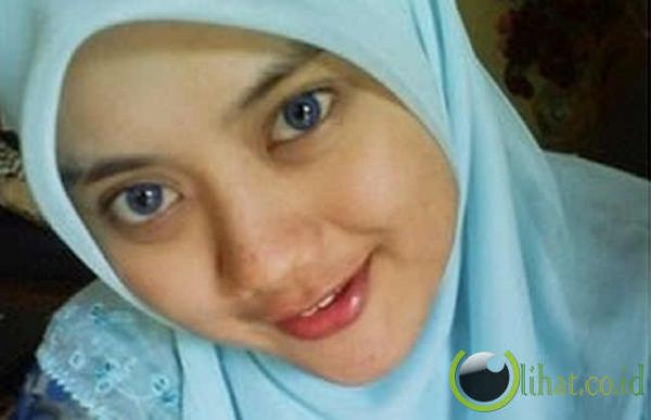 telanjang cewek renang