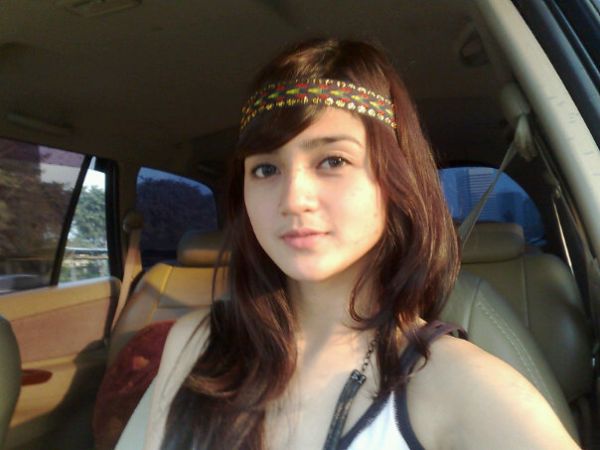 gadis bandung