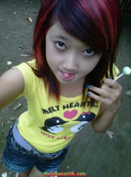 gadis bugil