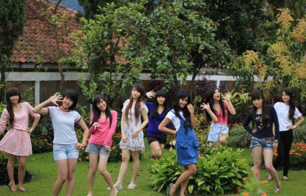 dunia montenegro beach balls