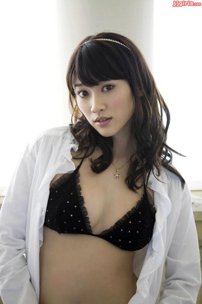 yui tatsumi glasses