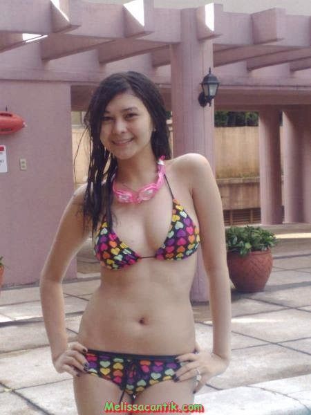 susu montok pamer foto