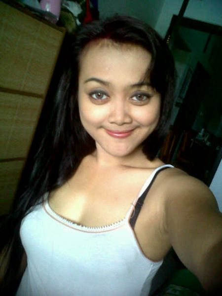 gambar dewi persik telanjang