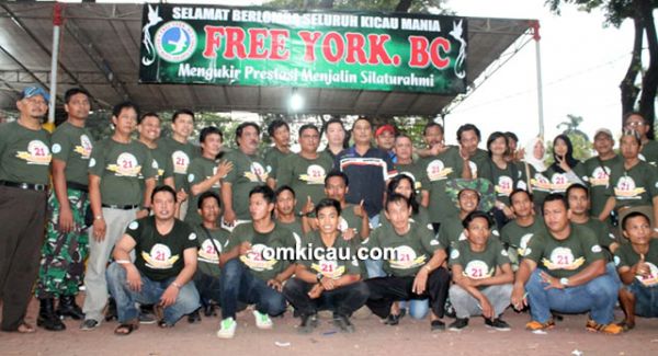 dewi persik tni al