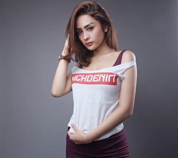 penyanyi dangdut mesum