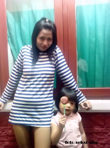 abg pamer memek bulu lebat
