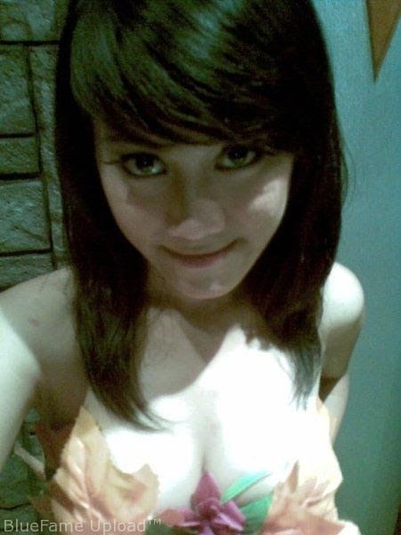 shinta bachir hot gift