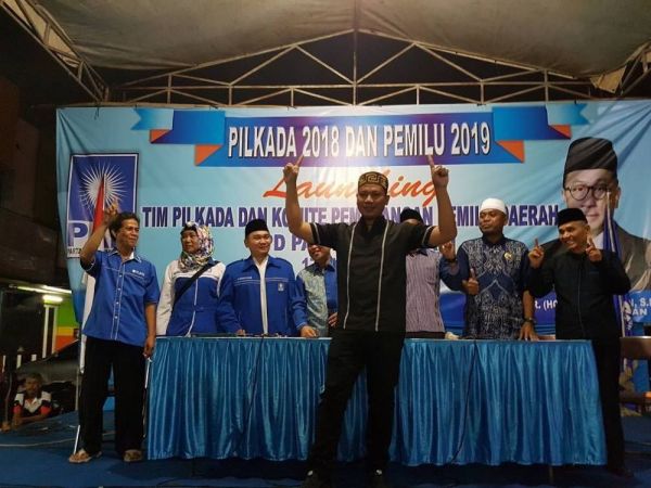 penari telanjang di blikpapan
