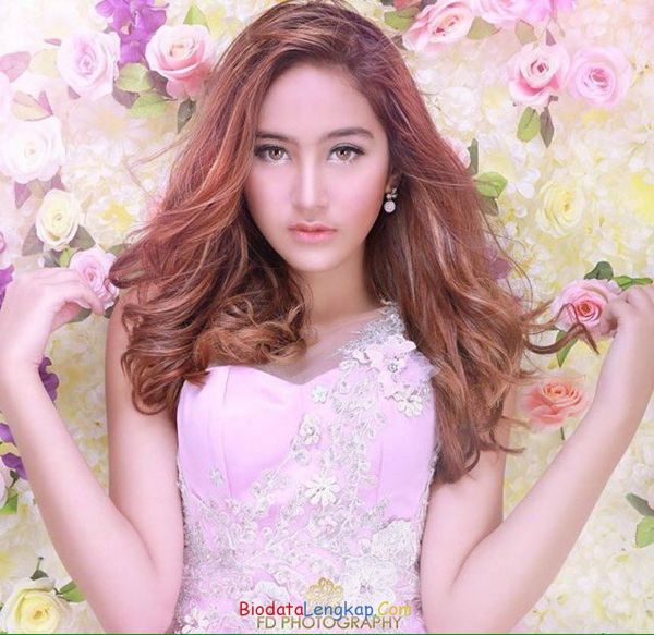 salshabilla adriani at bali