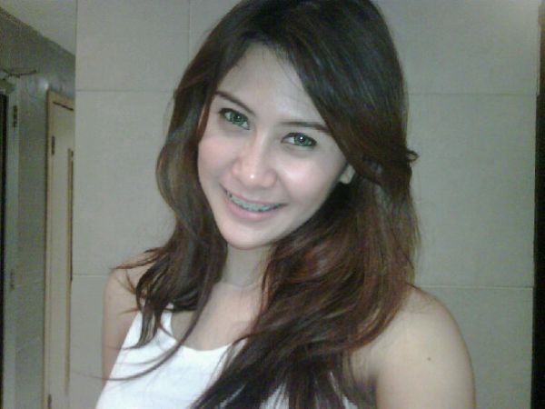 annie model telanjang