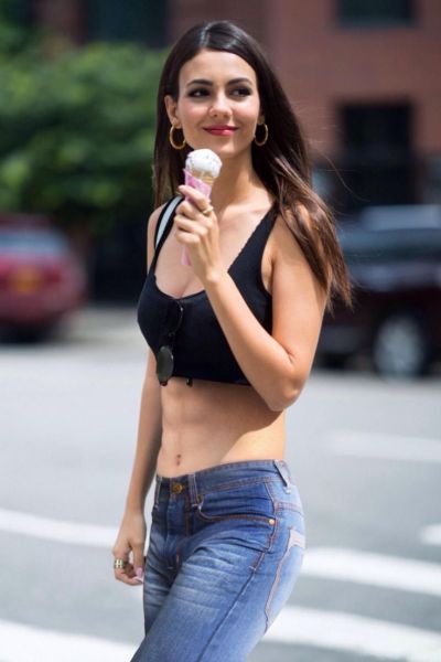 victoria justice elephant