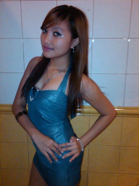 ngemut kontol manis