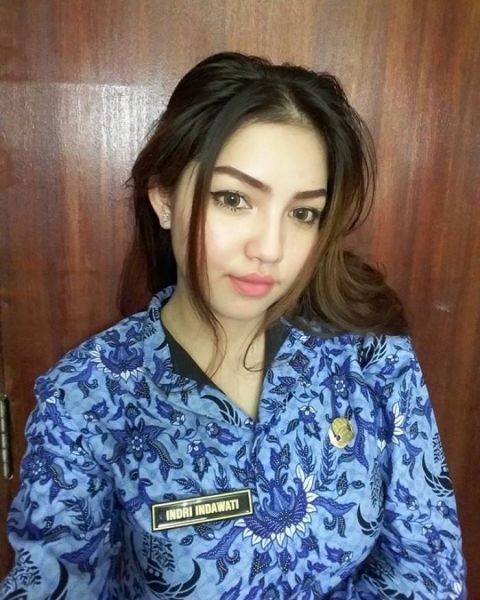 artis bugil aura kasih
