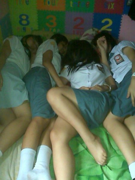 celana dalam ketat cewek
