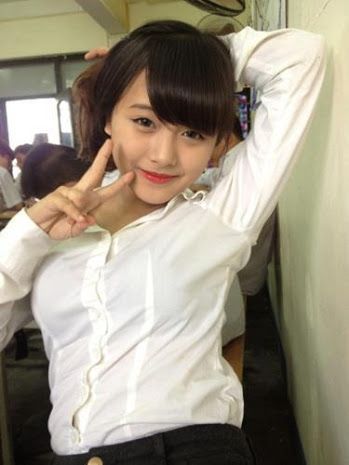gak pake celana dalam