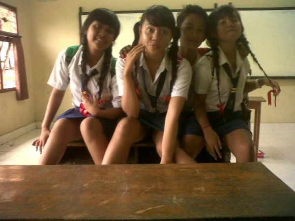 intip celana gadis