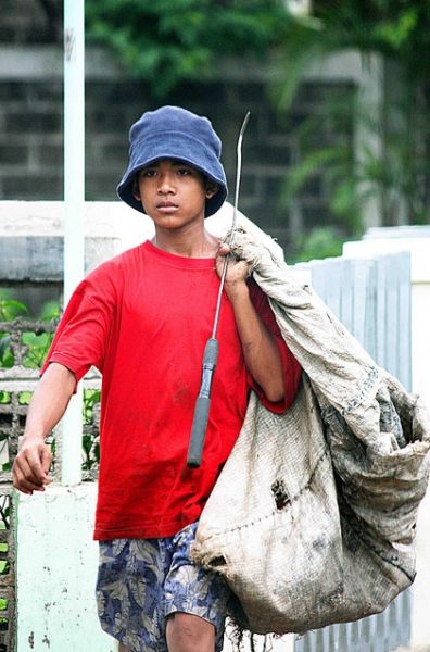 perbandingan dunia nyata dan dunia medsos