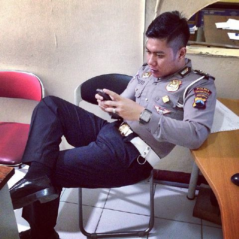 pria pamer kontol