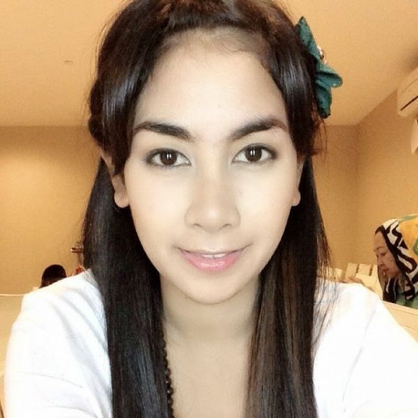 tahi lalat di bibir dengan artis