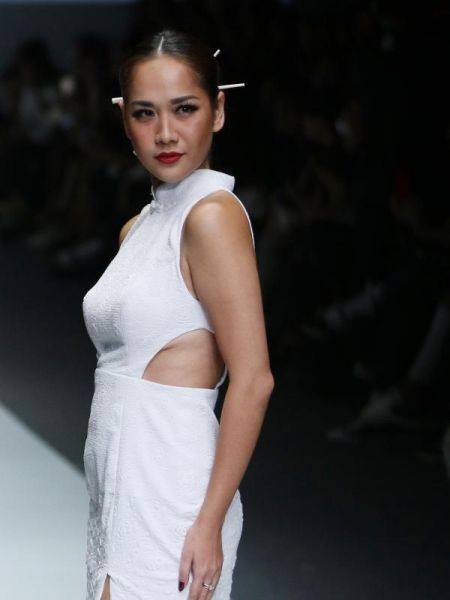 bunga citra lestari artis indonesia weedding dress