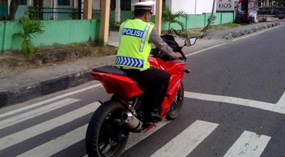 dada montok bugil