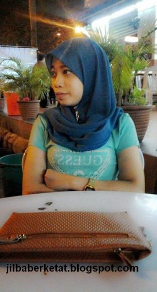 bugil montok semok