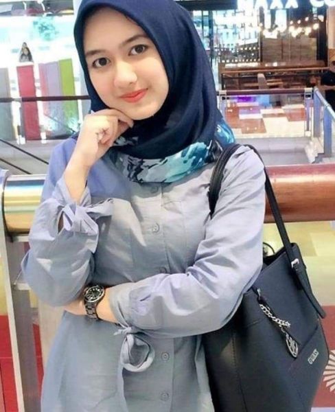 jilbab bugil ngangkang