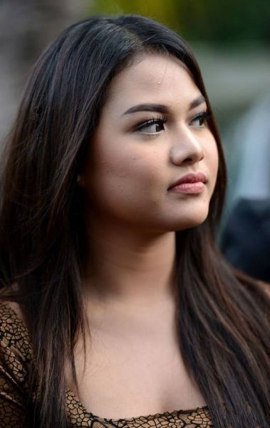 tante semok toge