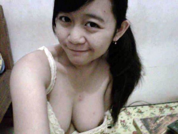 abg smp bugil pamer tubuh