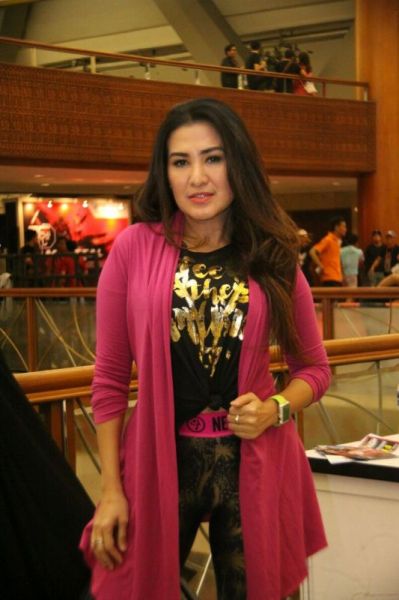 gambar ml pastor dengan suster
