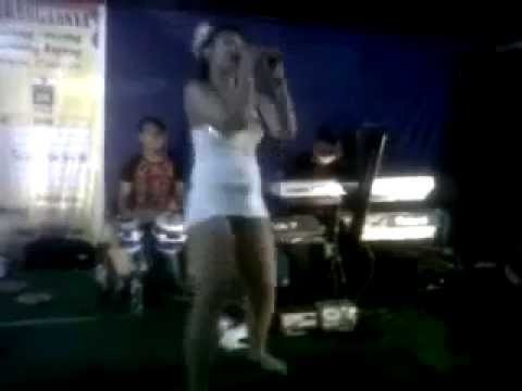 keliatan celana dalam artis dangdut