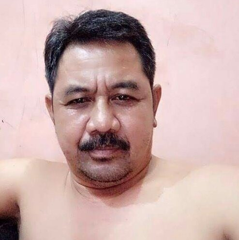 kalo nyepong kontol yg gede