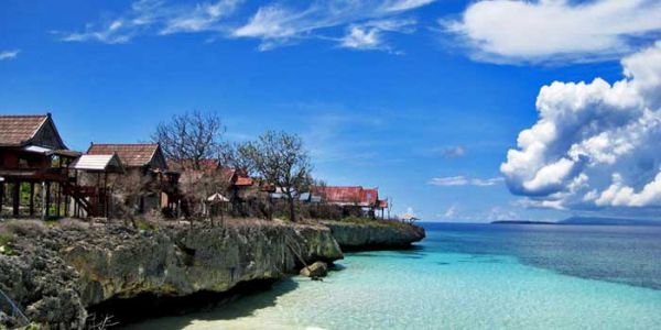 pantai pasir putih parapat