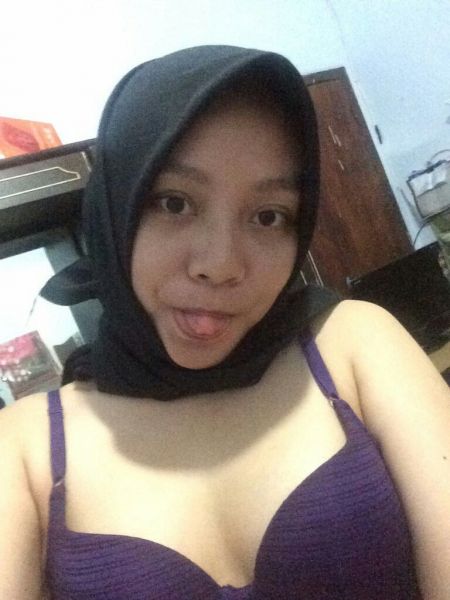 jilbab montok