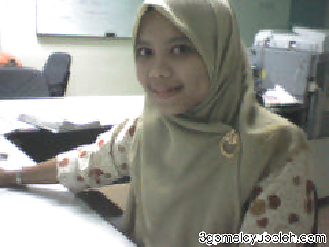 wanita pamer memek