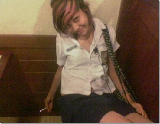 gadis indonesia mandi