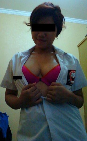 gadis thailand bugil