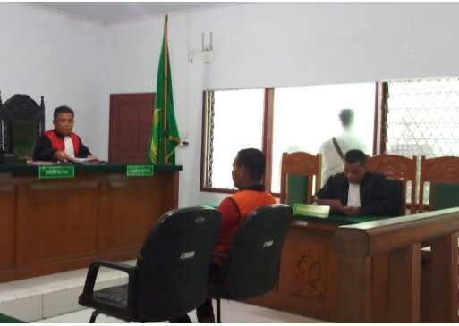 cinta laura celana dalam