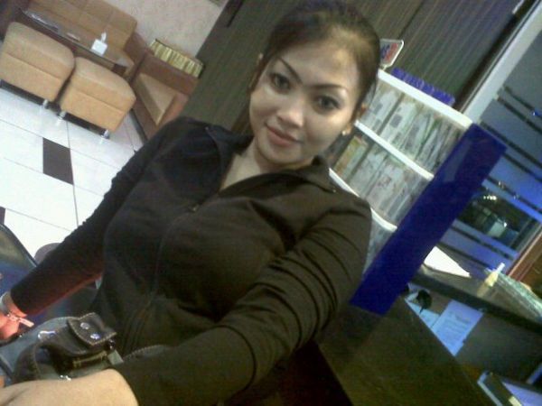 cewek manis bugil