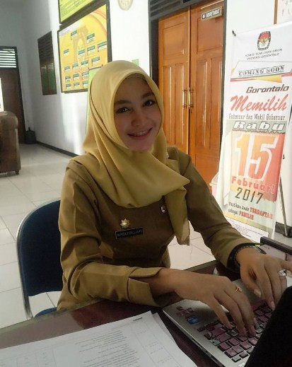 ibu guru jilbab ngentot