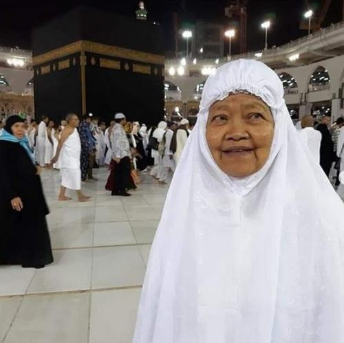 gambar cowok exspresi keenakan ngentot