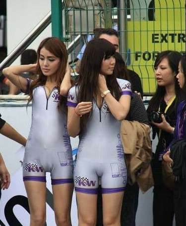cd model wanita seksi
